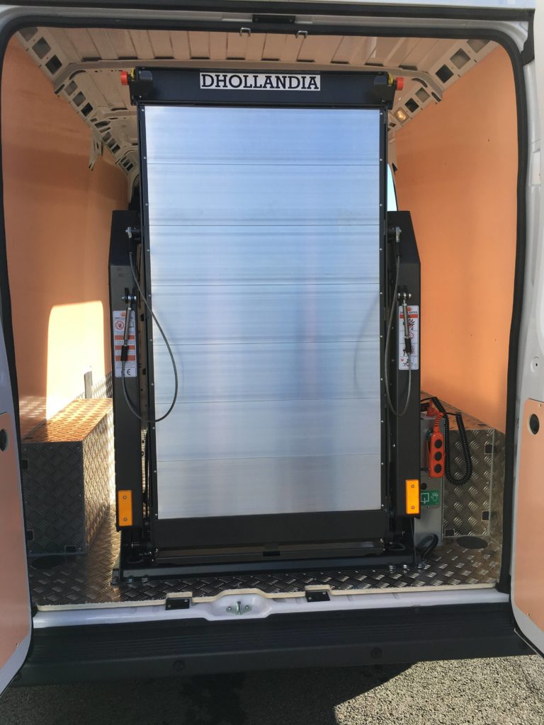 Hayon élévateur électrique proposé par AVIP, aménagement de véhicule utilitaire à Nantes